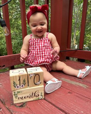 Larissa Wohl Instagram - 10 Months old and definitely not interested in “smiling for the camera” 📸 😂. Baby Emma is on the go these days. She loves trying new food, zipping around with her one-legged crawl and putting everything in her mouth! 
•
•
•
#mom #mama #momlife #mommy #momnashville #larissawohl #baby #babygirl #mybaby #mybabygirl #girlmom #daughterlove #daughter #emma #emmaelizabeth #workingmom #favoritejob #nashbabies #nashvillebaby #larissa #momhood #10months #10monthsold #tenmonthsold#larissawohl #stopgrowing #stoptime #lizziegirl