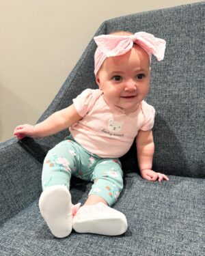 Larissa Wohl Instagram - Outfit Of The Day from Emma Elizabeth 🩷🩷🩷 I just want to eat her!!! 
•
•
•
#mom #mama #momlife #mommy #momnashville #larissawohl #baby #babygirl #mybaby #mybabygirl #girlmom #daughterlove #daughter #emma #emmaelizabeth #workingmom #favoritejob #nashbabies #nashvillebaby #larissa #momhood #5months #cartersbaby #carters #daycare #daycarelife💕 #fashionista #ootd