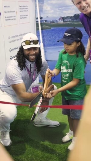 Larry Fitzgerald Jr. Instagram - Proud to be back at the @3MOpen and #GolfThatMatters. As part of Golf 4 All Day, I was able to help open the @firstteeminnesota Long Putt Challenge. Each made putt this week = $100 donation in your name from @3M.