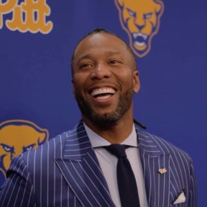 Larry Fitzgerald Jr. Instagram - Larry Fitzgerald is back for his induction into the Pitt Athletics Hall of Fame ✨ #H2P
