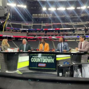 Larry Fitzgerald Jr. Instagram - Great time today on @espn’s Postseason NFL Countdown - #SuperBowl Sunday Edition.🏈 

Who you got for the big game? 

#superbowlsunday #bts