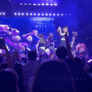 Larry Saperstein Instagram - danced our GUTS off!! 💜