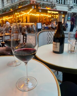 Lasse Rimmer Instagram - Der er åbenbart kun en spontan beslutning og 15 timer inklusiv pauser fra Køge Bugt til Paris 🇫🇷🍷