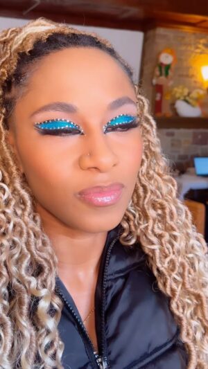 Latasha Harris Instagram - ✨💋✨

Still obsessed with this look! @nicolepacemua killed it & added some extra Flava!! ❤️
•
•
•
#Glam #Makeup #Cleopatra #Flava #GenerationFlava #Beauty #model