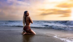 Latasha Harris Instagram - 🎶I don't know if you could take it, I know you wanna see me nakey, nakey, naked🎶 😜
•
•
•
#sunsets #beach #photoshoot #model #fitnessmodel #flava #body