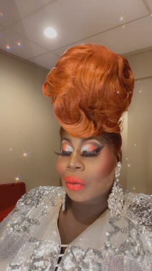 Latrice Royale Instagram - It’s the last two shows and I am in the #christmasspirit! Still ain’t buying nuthin!😂🤣😂🎄❄️🎄❄️