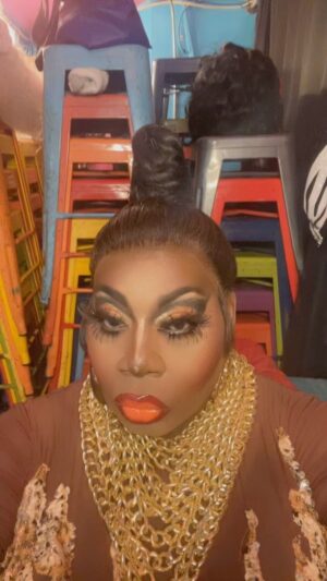 Latrice Royale Instagram - Just muggin before I hit the stage!!!👄💄 #excusethebeauty