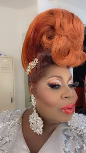 Latrice Royale Instagram - Time for some #HolidayCheer🎄🎄🎄

New Hair by: @edwardsizzahands2.0 
👗🪡🧵 by: @daviddalrympleinc