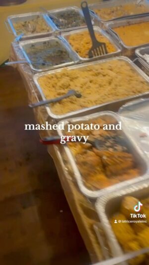 Latrice Royale Instagram - Family #Thanksgiving in #Atlanta was LIT🔥🔥🔥 Big thanks and shoutout to my cousins Jermon and Millie for hosting and THROWING DOWN in da kitchen! We had a GREAT TIME! Now off to PALM SPRINGS for #WhyItGottaBeWhiteChristmas