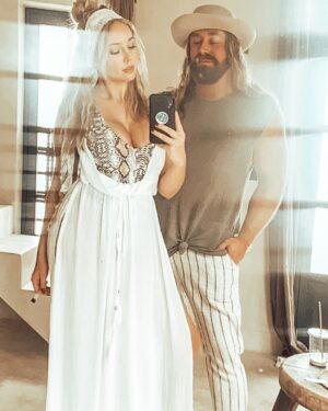 Laura Ashley Samuels Instagram - Alex and I, in fact did not coordinate outfits this day. We just happened to roll out looking like an instacouple.