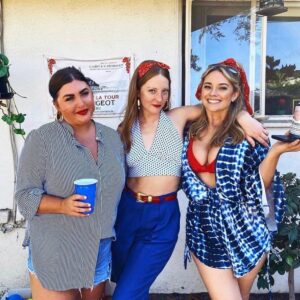 Laura Ashley Samuels Instagram - Ringing in the fourth with some of the best people I know! These two naughty Nancy’s. I love em.