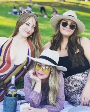 Laura Ashley Samuels Instagram - I really love them. And I really loved this day! Happy birthday @alexamey ! It’s early but who cares. We love you so much you beautiful creature!