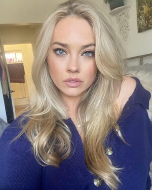 Laura Ashley Samuels Instagram - ✨2023✨ anyone else having problems dating their checks correctly? It’s high school all over again.