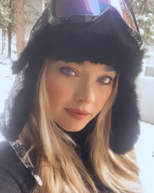 Laura Ashley Samuels Instagram - Fresh pow brah