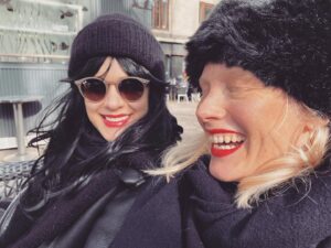 Laura Birn Instagram - 🎈💄❤️ 
📸: @elinaknihtila