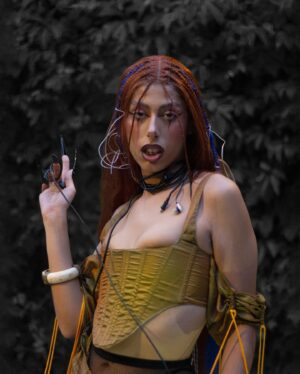 Laura Corbacho Instagram - Descenso by @digital_distortion666 for @coevalmagazine 🌍

MUA: @_marialorain_
MUA assistant: @mariaverano.mk 
hair: @bylamari_ 
photo: @a.batuecas 
stylist: @livingasmonster 
nails: @sareyti69 
art: @a.batuecas @raquelgilglez 
production assistant: @palomamj27
shoes: @alternative_art_shoes
