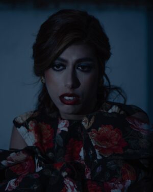 Laura Corbacho Instagram - Ya esta disponible la entrevista que hice para @vanidad 💔
Foto: @sergitopenas 
Estilismo: @lalucigarcia 
Muah: @albaxcordoba 
Arte: @kinalized 
Asistente: @aichatrinidad
Wearing: @peterspositostudio