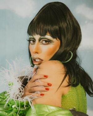 Laura Corbacho Instagram - SALIR DEL ARMA for @neo2_magazine 

Cada modelo representábamos un color de la bandera del orgullo y a su vez un sentimiento, a mí me tocó miedo. 

Wearing: @analocking @surmadesigns @mitumi_joyas 
Hair & Makeup: @garciamartinezbrais 

autor: @chicomarica
dirección creativa: @coquemacho
fotografía: @alelanoix
técnico de luces: @lepab_
dirección de producción: @rufetes
auxiliar producción: @charlesquare
auxiliar producción: @vanealamos
dirección muah: @andreaegidomuah
team muah :@andrea.delarco @soniapascual.mkp @garciamartinezbrais @luquinntana @maria_tattaglia 
estilismo: @mrtnz_adrian
arte: @luchocampos_