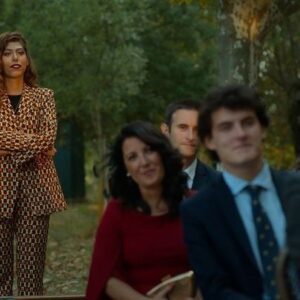 Laura Corbacho Instagram - Os dejo por aquí algunas fotos de la tercera temporada de Valeria 💁🏽‍♀️💖
Últimamente me reconocen mas por Valeria que por Paquita Salas y al final nunca subí nada a mi perfil cuando se estrenó esta última temporada.
Así que aquí tenéis algunos de los mejores momentos de mi querida Miriam en la tercera temporada de Valeria, disponible en @netflixes por si hay alguien que aún no la haya visto 🥰