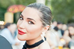 Laura Gallego Cabezas Instagram - Sabes esa sensación de estar exprimiendo al máximo la vida? Pues últimamente @niccolo_guasti_photo siempre está ahí pa’ recordármelo!! Tengo mil miradas tuyas pa compartir, pero antes me estoy recreando… GRACIAS PRECIOZO 💋💃🏼