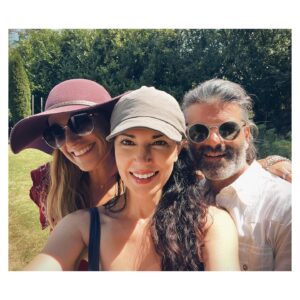 Laura Mennell Instagram - Hanging out with @6minuteescape.  Maybe I can shake some maracas? ;)
.
.
.
.
.
#6minuteescape #lauramennell #etherealmusic #talentedfriends #higherfrequency #zenmusic #summerlife #meditationsounds #bandcamp #listenup #newmusic #musicalduo #happythirdwheel