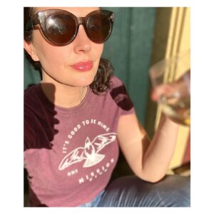Laura Mennell Instagram - May your long weekend be full of warmth and light. 

This sweet Mission City T-shirt comes from @thepennycoffee—a perfect and beautiful little coffee shop to visit, if you’re out in the Fraser Valley.  Love this shirt, because of the nostalgia I feel from growing up there. ⭐️
.
.
.
.
.
.
#lauramennell #longweekend #springhassprung #missionbc #thepennycoffeehouse #roots #nostalgia #valleygirl #missioncity #smalltowngirl #noplacelikehome #luckypenny #projectbluebook #loudermilk #maninthehighcastle #batwoman #watchmen #mimihynek #janeyslater #actress