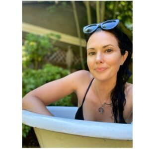 Laura Mennell Instagram - Holy heat wave…. If you need me, I’m in the tub…
.
.
.
.
.
.
.
.
#summerinthecity #clawfoottub #backyardbathtubs #minipools #backyardgetaway #hermitingintheheatwave #lauramennell #canadiangirl #crazyfromtheheat #pyrrhajewelry #pyrrha
