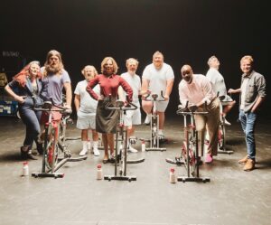 Laura Niemi Instagram - #motivationmonday w/the cast and crew of SOTF 🏋🏻‍♀️🔥 Love these talented freaks. Have a great week peeps!

#scifi #comedy