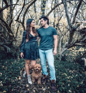 Laura Prats Instagram - HAPPY VALENTINE’s to my Valentines ❤️💋💁🏻‍♂️🐶
📸 @highestphotography 

Get the ones you love and show them THE LOOOOVE!