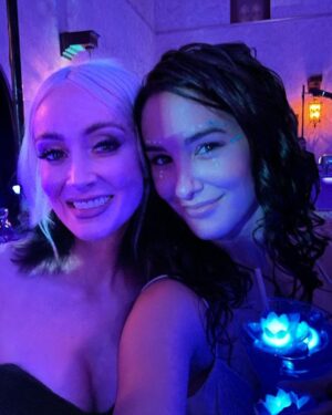 Laura Prats Instagram - Well… History is been made. ✨
New era of Cinema has begun!💙🌊 #avatarthewayofwater #avatarpremiere  what a ride!🤩