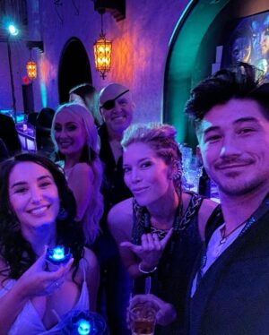 Laura Prats Instagram - Well… History is been made. ✨
New era of Cinema has begun!💙🌊 #avatarthewayofwater #avatarpremiere  what a ride!🤩