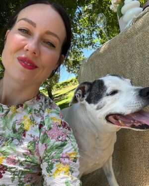 Laura Vissaritis Instagram - Since I can remember, @debortoliyarravalley have been big supporters of @3aw693, so we wanted to see what it was all about.
If you love scenic views, scrumptious food, excellent service, beautiful wine (I didn’t have any #babyonway) and space for your best 4 legged friend to explore, then we highly recommend. Chester even got special snacks. We will be back!