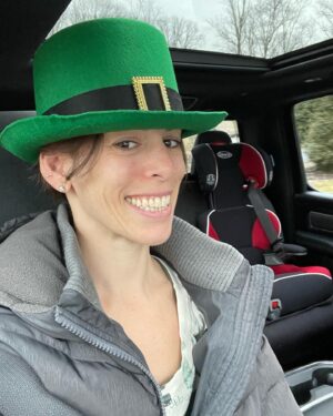 Lauren Kelston Instagram - Happy #stpatricksday!! 🍀🍀🍀 #schooldropoff