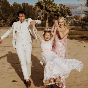 Lauren Lee Smith Instagram - 🤍 hitched! 

@doktadil 🤍
@kristinecofskyphotography 🤍
@pinyonpinefloraldesign 🤍
@deserthoneyartistry 🤍
@yourbohobloom 🤍
@loveshackfancy 🤍