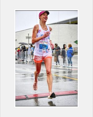 Lauren Lee Smith Instagram - Last year was for my mom who although wasn’t physically there.. I felt her the whole way saying “ why the fu?k are you doing this !!! “ 😂
This year was for my daughter…who over the course of her 7 years has had much of the same opinion “ mommy ughhhh why do you have to going running so much ?! “
This year I think she started to understand what running is for me and why it’s an important part of my life 
She was SO excited about the idea of waiting for me at the finish line, that despite a stomach bug and a bad knee I knew I had to at least give it a shot 😅

At the halfway point I gave in to the fact that I was not going to meet my original goal.. or my secondary goal..so I turned off my devices and notifications and stopped calculating my time and decided to lean in to alllll the sensations…mostly very uncomfortable ones! 
I ended up smiling through the last quarter knowing however long it took she would be waiting at the finish line and that’s all that mattered 🤍

Next year will be for me!
I’ll get that PB 💪🏻

@torontomarathon