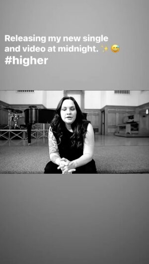 Lauren Pritchard-Cobb Instagram - Let me sing to you… New song and video at midnight. ✨#higher