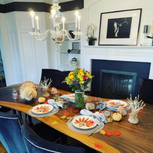 Lauren Weisberger Instagram - Table only set for four this year, but we are still so grateful. Happy 🦃 Day, everyone!