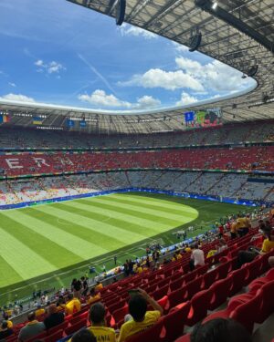 Laurent Correia Instagram - Last 48hours, dubai-nice-munich
Summer can officially start 🌅🫀