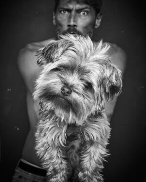 Laurent Kerusoré Instagram - Vive le week-end! Je vous le souhaite heureux. Photo par @nieszawer_celine #weekend #mademoiselledenise #yorkshireterrier #yorkshire #blackandwhite #ilovemydog #happyness #picoftheday