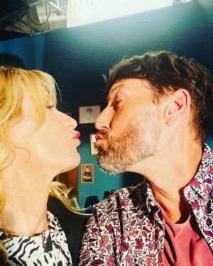 Laurent Kerusoré Instagram - Bon week-end les amours @rbk_hampton #pblv #mistral #celinefremont #thomasmarci #weekend #tournage #findesemaine #❤️