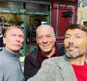 Laurent Kerusoré Instagram - Bonne semaine à tous #pblv #intrigue #fiction #marcicontremarci #marcifamily #pereetfils #mistral @thierryragueneau @michelcordesfans