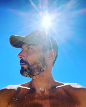 Laurent Kerusoré Instagram - Quelques vacances à deux pas de la maison! Bonne fin de semaine les amours @alpesdehauteprovence @gorgesduverdon_ #verdon #vacances #sun #happylife #wildlife #instaholliday #🌈 @southwestofficiel