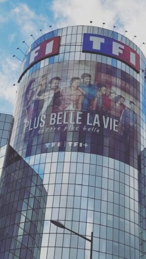 Laurent Kerusoré Instagram - Nous y sommes! Je dois avouer que ça fait quelque chose, quelque chose qui ressemble au…BONHEUR! #happy #ilovemyjob #tourtf1 #promo #bonheur #pblvofficiel