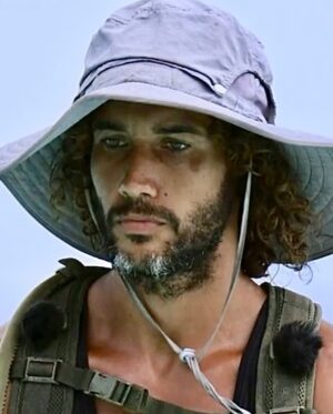 Laurent Maistret Instagram - Ce soir c’est la fameuse épreuve des poteaux dans Koh Lanta 🌴
Au total je suis resté dessus un peu plus de 7h40, à avoir chaud, à t’ennuyer, à te faire pipi dessus, à chanter et à rester concentrer et espérant que les autres tombent.
Une grosse pensée à tous les aventuriers restants du Totem maudit. Et surtout bon courage.
