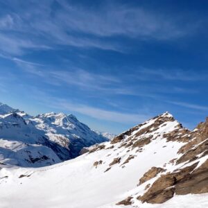 Laurent Maistret Instagram - Vous êtes plutôt montagne ou plage? 🏔️ ou 🏝️

Le mois dernier j'ai eu la chance d'aller faire du ski à Val d'Isère et de me baigner en Casamance au Sénégal et entre les deux mon cœur balance.

Un grand merci à Ski Lodge de m'avoir si bien accueilli et aux locaux de Cap Skiring pour leur gentillesse. 🙏🏾❤️

#ski #montagne #senegal @villagemontana #partenariatnonrémunéré