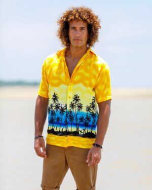 Laurent Maistret Instagram - J’aurais adoré présenter en chemise Hawaiienne 🌴🌼
Peut etre pour la prochaine saison 😜
Ca passe ou ça fait trop? Dites moi votre avis.
Photo: Patrick Robert