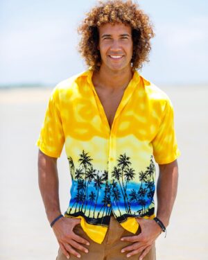 Laurent Maistret Instagram - J’aurais adoré présenter en chemise Hawaiienne 🌴🌼
Peut etre pour la prochaine saison 😜
Ca passe ou ça fait trop? Dites moi votre avis.
Photo: Patrick Robert