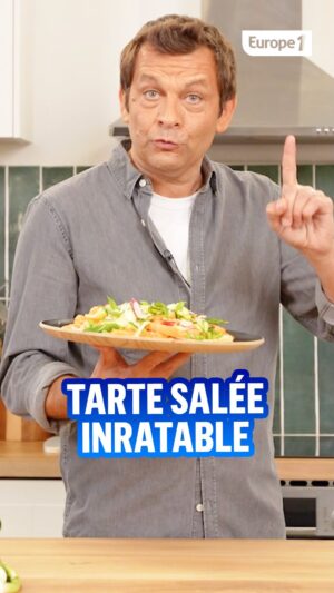 Laurent Mariotte Instagram - Découvrez la recette de la tarte salée inratable ! 
Préparation : 30 min Cuisson : 20 min 
Pour 6 pers. : 
1 disque de pâte feuilletée pur beurre 2 courgettes vertes
2 carottes primeur
1 poignée de petits pois écossés 
4 oignons nouveaux
10 radis roses
20 cl d’huile d’olive
Une dizaine de feuille de basilic 2 chevres frais (200 g chacun) 1 gousse d’ail 
Fleur de sel et poivre du moulin Préchauffez le four à 170°C (th.5-6). 
Disposez votre pâte feuilletée entre deux plaques de cuisson et papier cuisson et enfournez. 
Lavez tous les légumes. Optez les extrémités des courgettes puis taillez-les en fines lamelles à l’aide d’une mandoline. Réalisez des tagliatelles de carottes à l’aide d’un économe. Découpez les radis en biseaux et coupez finement les oignons. Réservez le tout dans un saladier, assaisonnez de sel, d’huile
👨‍🍳 @annesophiepic est une cheffe aux 8 étoiles, elle représente la modernité́, la délicatesse et l’audace.

En 2011, elle remporte le prix de la “Meilleure femme chef au monde”, par la revue britannique Restaurant. 
Anne-Sophie Pic, est une cheffe perfectionniste et autodidacte. Elle porte les valeurs de l’ héritage familial et de la transmission.

Elle est aujourd’hui propriétaire de Maison Pic relais et château à Valence, ainsi que Chez André (le bistrot). La Dame de Pic à Paris, Londres et Singapour.

📣 Pour découvrir de nouvelles histoires de chefs et de leur recettes iconiques, rendez-vous sur Europe 1 avec Laurent Mariotte. Autour de lui, des bons vivants qui apprécient la cuisine du quotidien… et la gourmandise ! À écouter chaque samedi de 11h à 12h30, en podcast et sur https://www.europe1.fr/emissions/laurent-mariotte-vous-accueille-a-la-table-des-bons-vivants
À bientôt pour un nouvel épisode, et abonnez-vous pour ne rien manquer des recettes de Laurent Mariotte