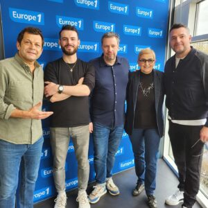 Laurent Mariotte Instagram - On en fait tout un FLAN ce matin sur @europe1 de 11h à 12h30😉 Vous saurez tout sur ce délice pâtissier et @arnaud.ducret nous rejoint autour d’une volaille rôtie comme jamais par @rosette.restaurant. @juchamalo @soniaezgulian @olivierpoels #latabledesbonsvivants