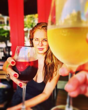 Laurie Fortier Instagram - mid afternoon siesta before Hemingway’s House…🏝
.
.
.
#keywest #florida #siesta #sangria #mylove #thankyoujetblueforyourdelays #travel #goingwiththeflow #onlyonelife